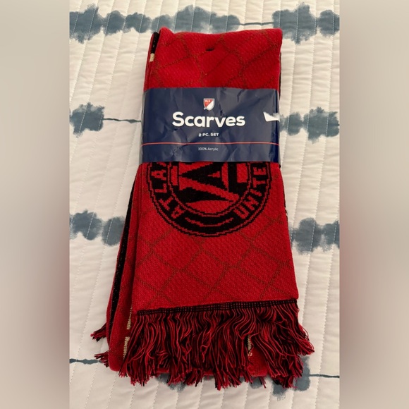 New With Tags MLS Atlanta United FC Pack of 2 Scarves - Picture 1 of 9